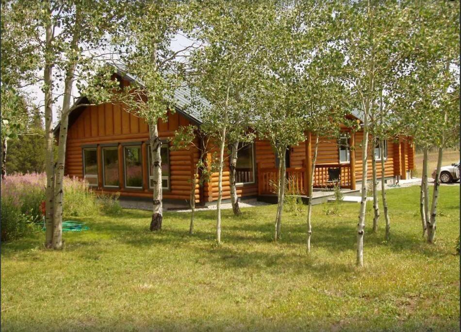 Lazy Fox Cabin West Yellowstone Exterior photo