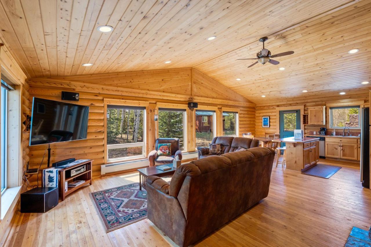 Lazy Fox Cabin West Yellowstone Exterior photo