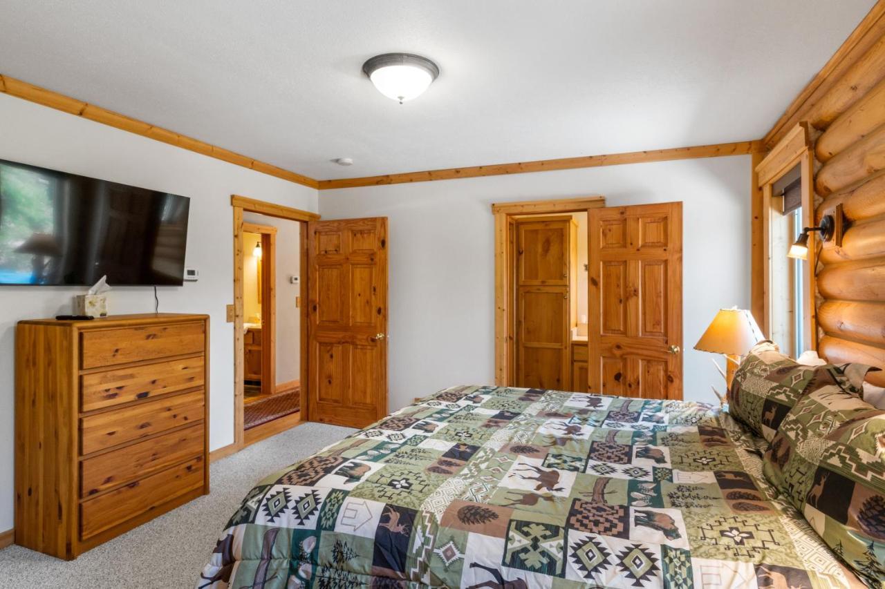 Lazy Fox Cabin West Yellowstone Exterior photo