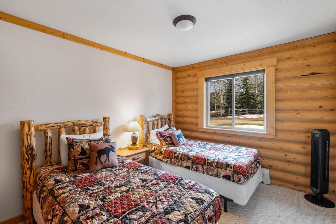 Lazy Fox Cabin West Yellowstone Exterior photo