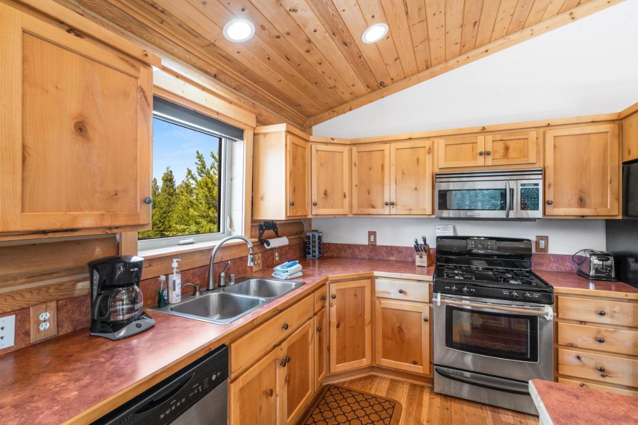 Lazy Fox Cabin West Yellowstone Exterior photo