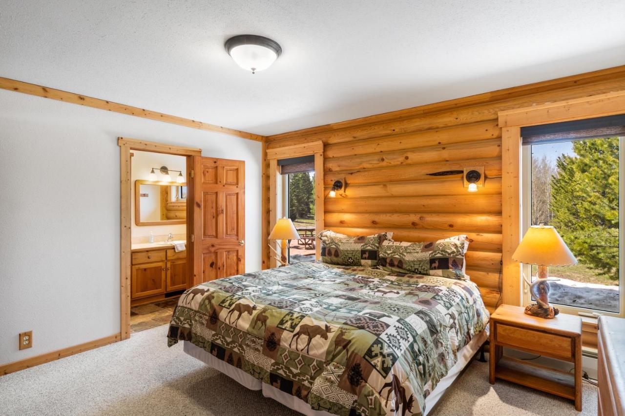 Lazy Fox Cabin West Yellowstone Exterior photo